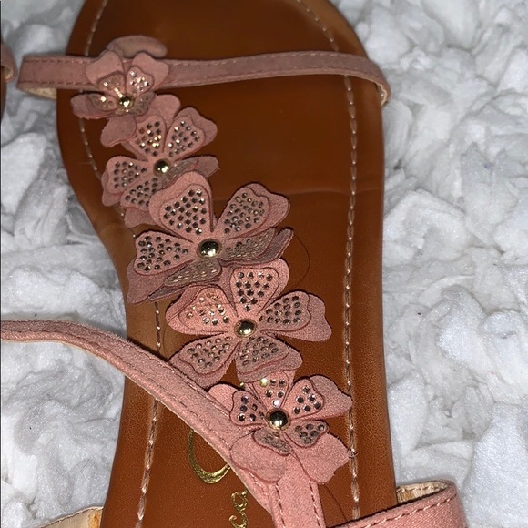 Jessica Simpson Flat Sandals - Picture 3 of 6